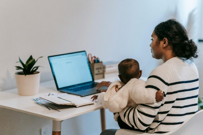 6 conseils pour réduire la charge mentale des jeunes mamans