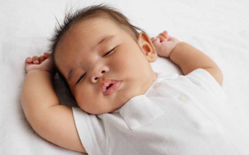 Bébé qui dort